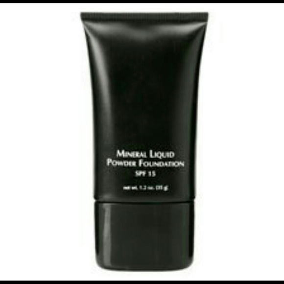 3 PCS OF PORCELAIN MINERAL LIQUID POWER FOUNDATION WITH SPF 15 FROM PRO MUA!!!